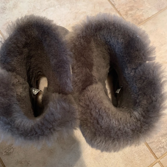 UGG Women's Boots Gray - Picture 6 of 15